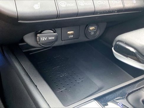 Used 2023 Hyundai Elantra Limited w/ Cargo Package FWD image 15