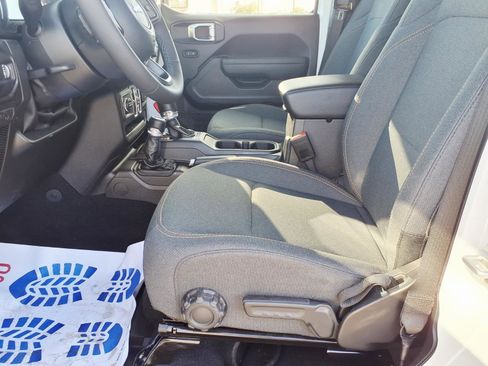 Used 2026 Jeep Wrangler Sport image 21