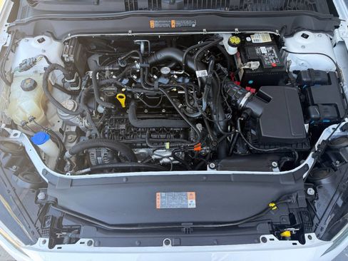 Used 2019 Ford Fusion SE FWD image 19
