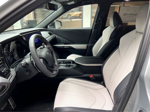 New 2026 Lexus TX 500h AWD image 9