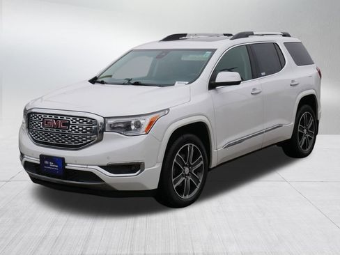 Used 2018 GMC Acadia Denali w/ Technology Package image 3