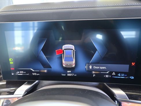 New 2026 BMW 750e xDrive w/ Executive Package image 18