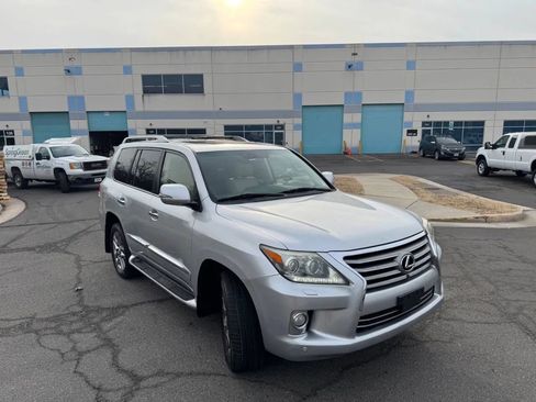 Used 2013 Lexus LX 570 4WD image 5