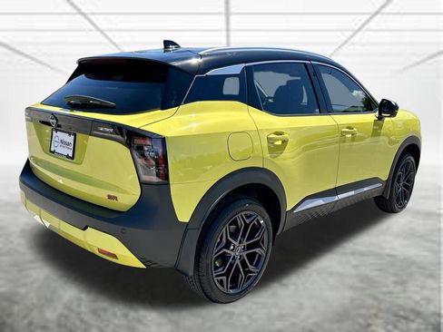 New 2026 Nissan Kicks SR w/ SR Premium Package FWD image 5
