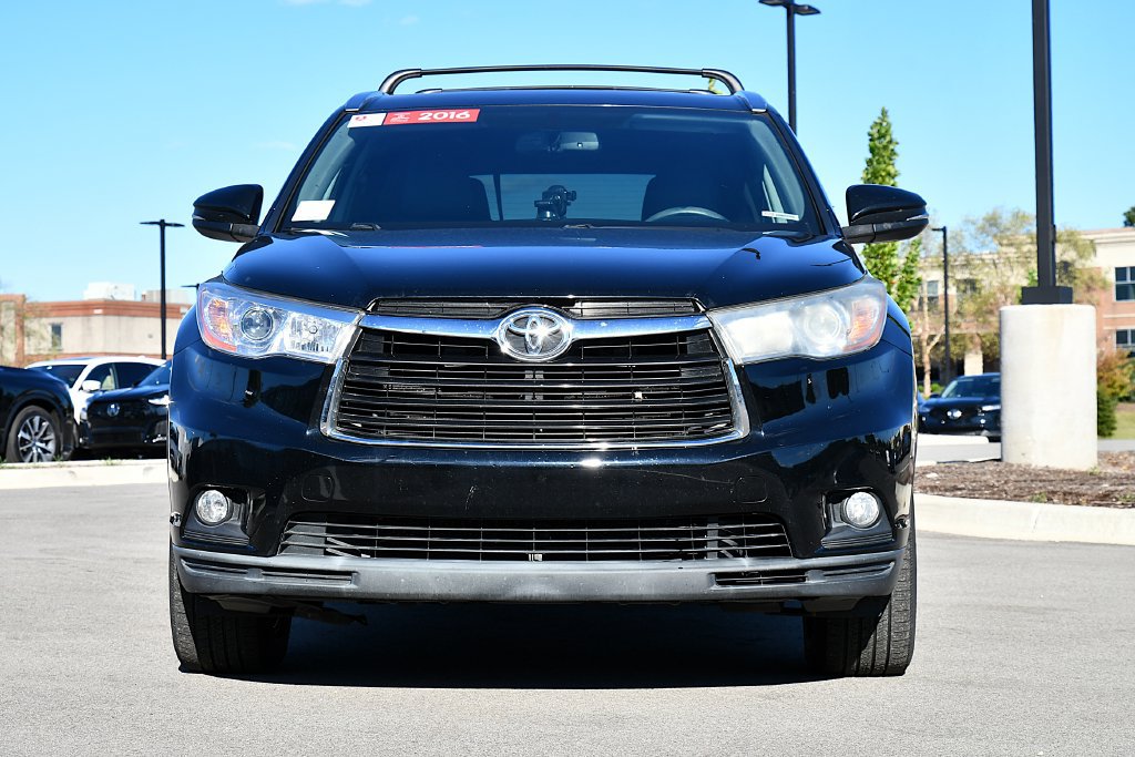 Used 2016 Toyota Highlander XLE AWD/4WD image 2