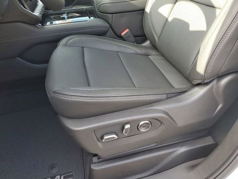 New 2026 GMC Yukon XL Denali w/ Denali Reserve Package image 19