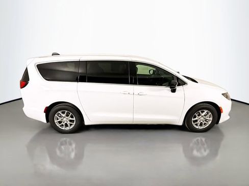 New 2026 Chrysler Voyager LX image 8