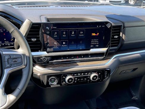 Used 2023 Chevrolet Silverado 1500 LT image 7