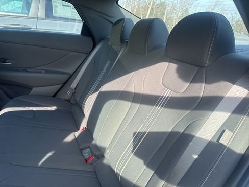 Used 2025 Hyundai Elantra Sport image 13