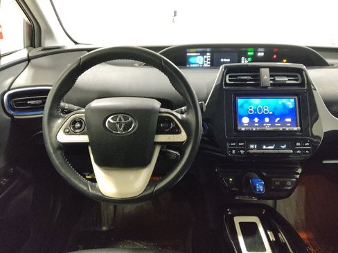 Used 2016 Toyota Prius Three Touring image 22