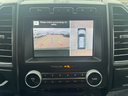Used 2018 Ford Expedition Limited w/ Equipment Group 302A RWD image 25