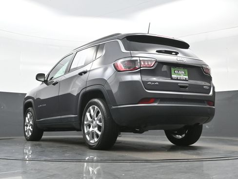 Used 2024 Jeep Compass 4WD image 29
