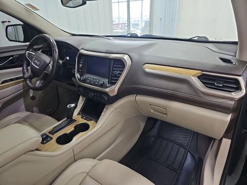 Used 2018 GMC Acadia Denali w/ Technology Package AWD/4WD image 29