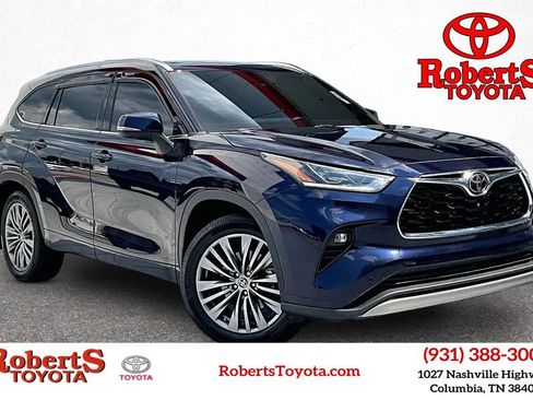 Certified 2021 Toyota Highlander Platinum AWD/4WD image 1