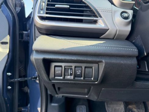 Used 2025 Subaru Outback Limited AWD/4WD image 32