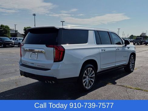 Used 2023 GMC Yukon XL Denali AWD/4WD image 3