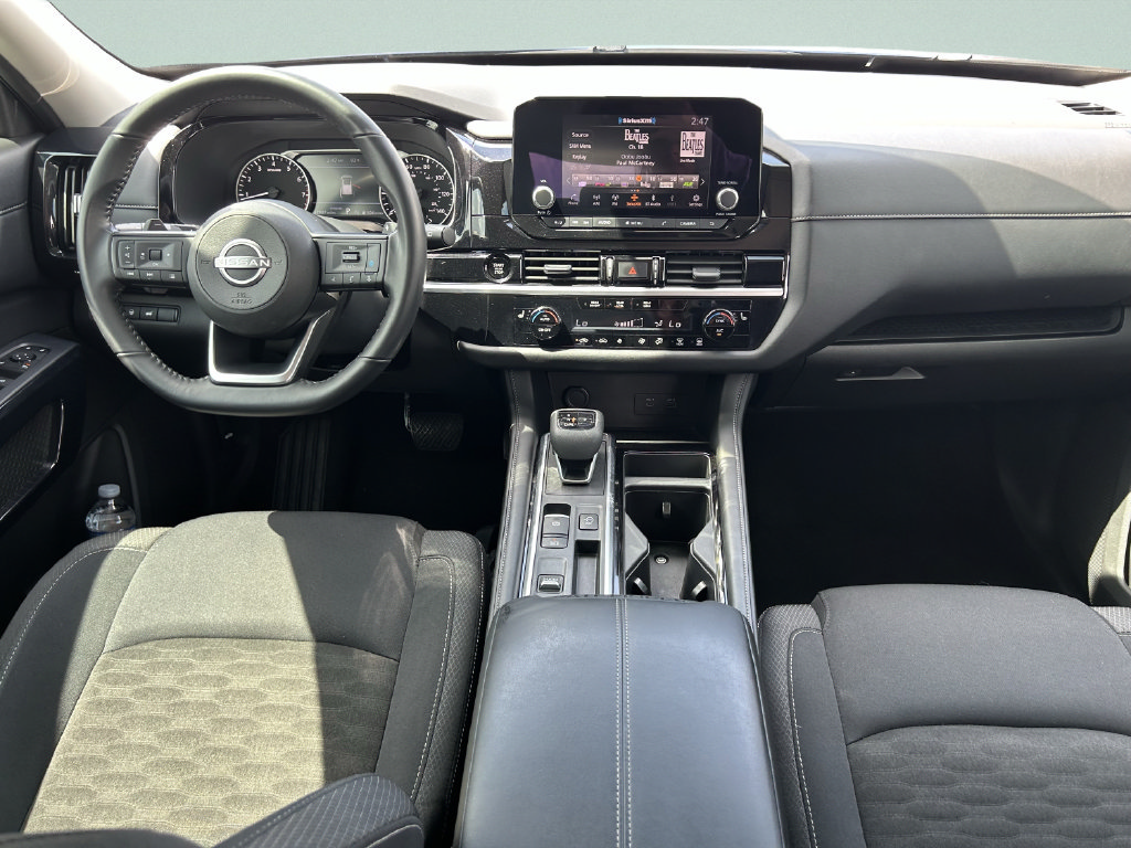 Used 2025 Nissan Pathfinder SV FWD image 18