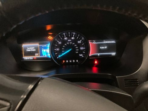 Used 2018 Ford Explorer XLT w/ Equipment Group 201A AWD/4WD image 19