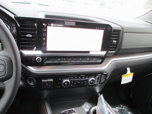 New 2026 GMC Sierra 1500 SLT w/ SLT Convenience Package image 19