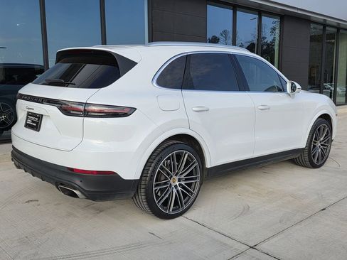 Used 2022 Porsche Cayenne image 8