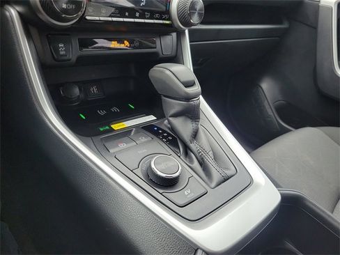 Used 2025 Toyota RAV4 XLE image 20