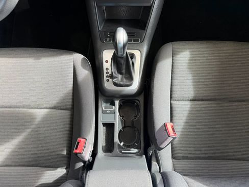 Used 2017 Volkswagen Tiguan Limited FWD image 16