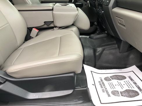 Used 2017 Ford F250 XL w/ Power Equipment Group AWD/4WD image 24