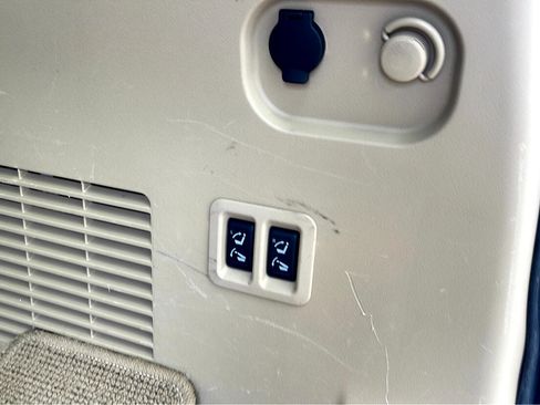 Used 2011 Nissan Armada Platinum image 9