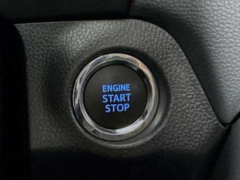 Used 2022 Toyota RAV4 XLE AWD/4WD image 29