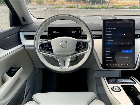 New 2025 Volvo EX90 Plus image 15