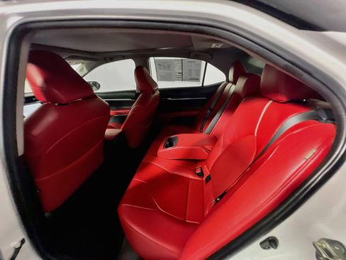 Used 2019 Toyota Camry XSE FWD image 28