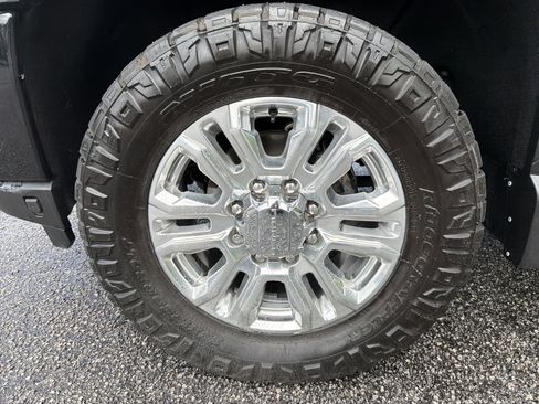 Used 2022 GMC Sierra 2500 Denali w/ Denali Ultimate Package AWD/4WD image 12