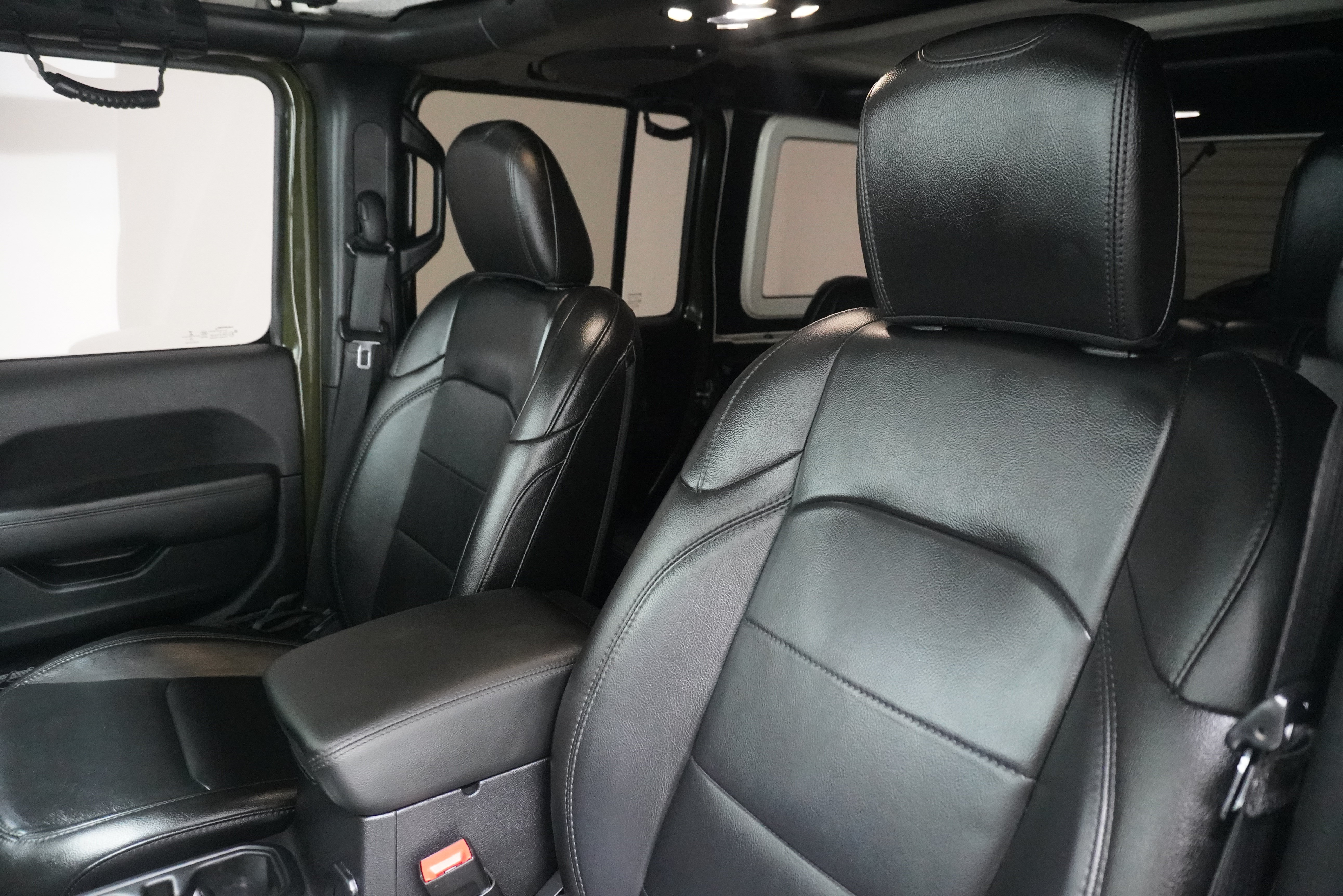 Used 2021 Jeep Wrangler Unlimited Sahara AWD/4WD image 13