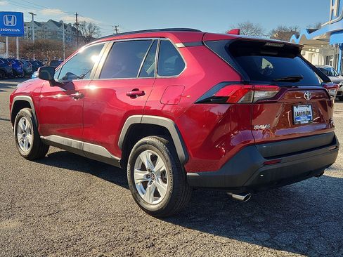 Used 2021 Toyota RAV4 XLE image 6