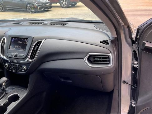 Used 2024 Chevrolet Equinox LT FWD image 16