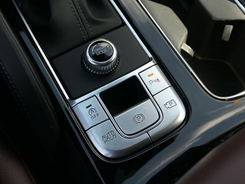 Used 2024 Kia Telluride SX image 23