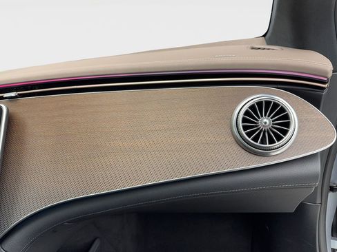 Used 2023 Mercedes-Benz EQE 500 4MATIC Sedan w/ Pinnacle Trim Package image 33