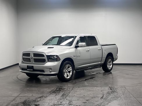 Used 2016 RAM 1500 Sport RWD image 9