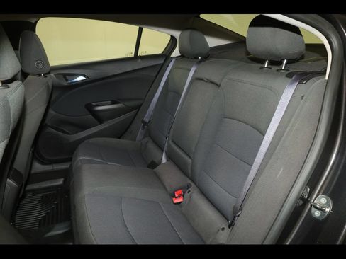 Used 2017 Chevrolet Cruze LT FWD image 16