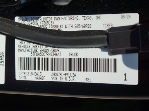 Used 2024 Toyota Tundra Limited AWD/4WD image 28