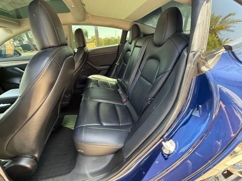 Used 2022 Tesla Model 3 Long Range AWD/4WD image 11