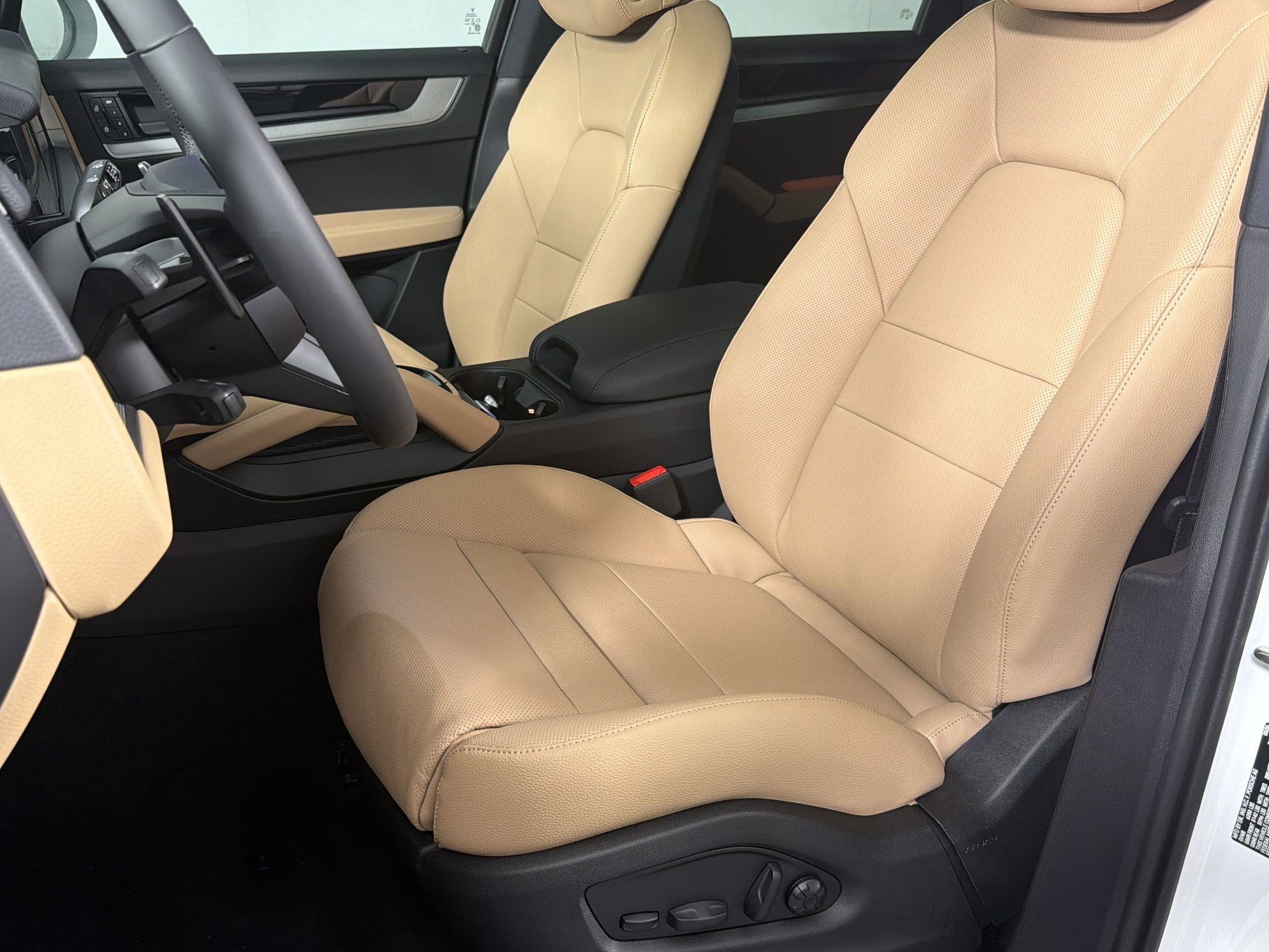 Used 2026 Porsche Cayenne AWD/4WD image 5