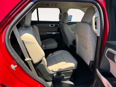 Certified 2023 Ford Explorer XLT w/ Equipment Group 202A AWD/4WD image 18