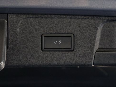 New 2024 Volkswagen Atlas SE image 30