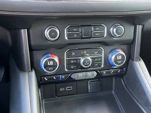 Used 2023 GMC Yukon AT4 AWD/4WD image 30