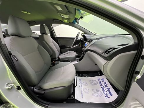 Used 2013 Hyundai Accent GLS FWD image 26