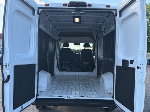 Used 2024 RAM ProMaster 2500 w/ Convenience Group FWD image 24