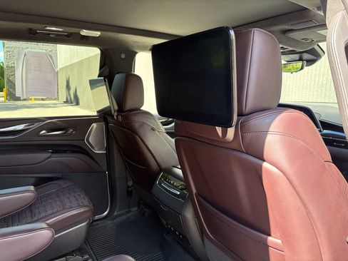 Used 2022 Cadillac Escalade Sport Platinum AWD/4WD image 36