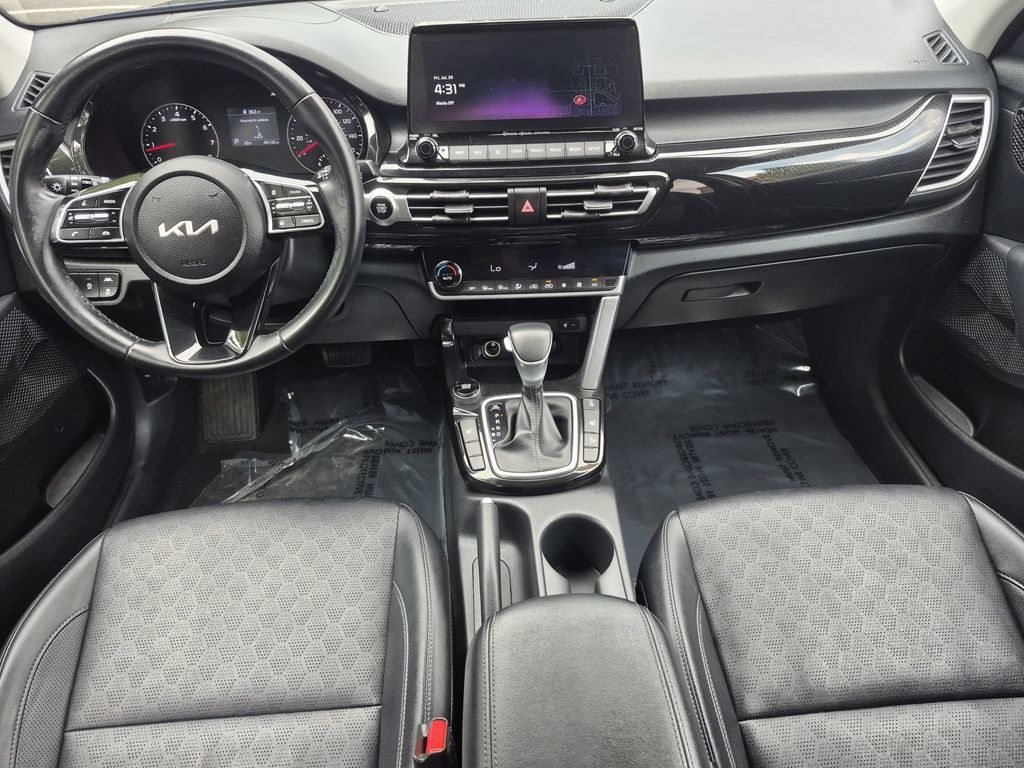 Used 2023 Kia Seltos EX AWD/4WD image 14