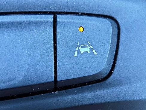 Certified 2025 Chevrolet Trax LS FWD image 20